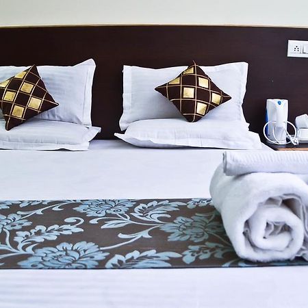 Hotel Ananta Inn Джайпур Екстериор снимка