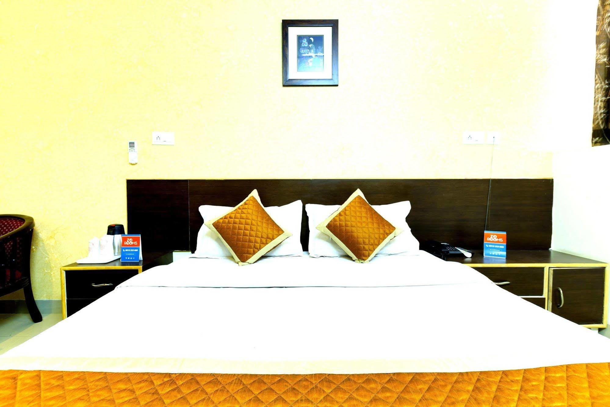 Hotel Ananta Inn Джайпур Екстериор снимка
