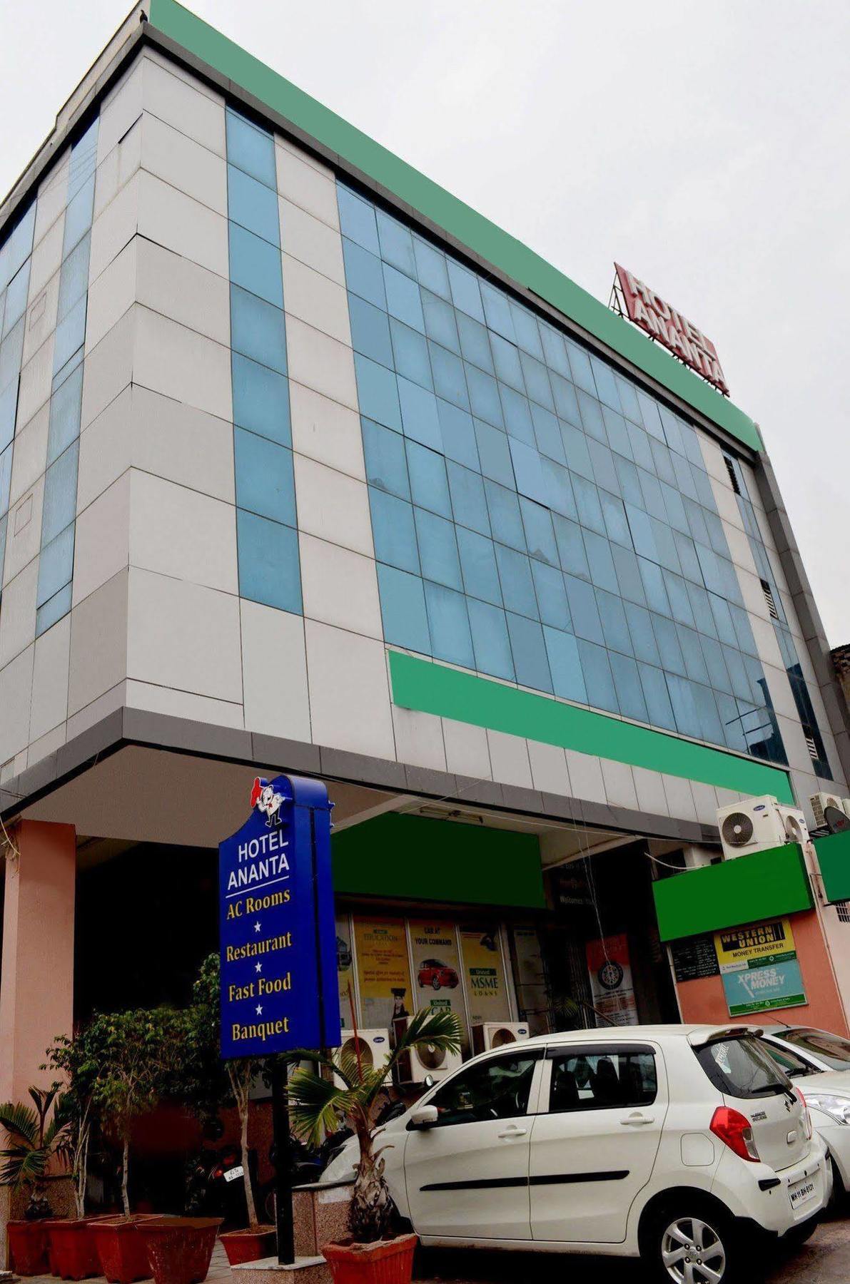 Hotel Ananta Inn Джайпур Екстериор снимка